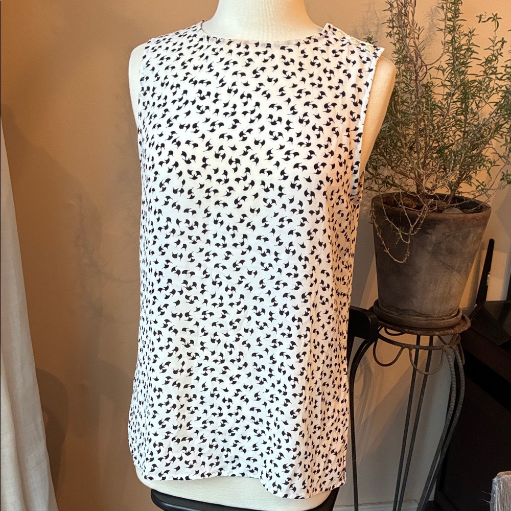 Ann Taylor Black and White Patterned Blouse
